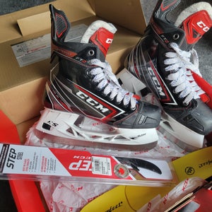2023 CCM JetSpeed FT2 Hockey Skates Regular Width Pro Stock 6 (New)