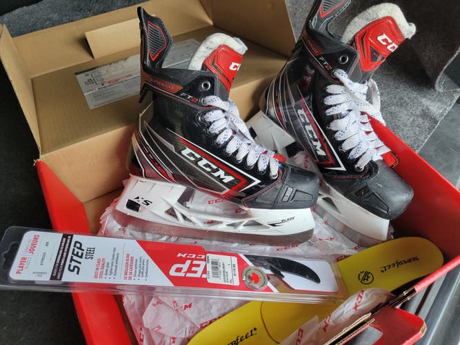 2023 CCM JetSpeed FT2 Hockey Skates Regular Width Pro Stock 6 (New)