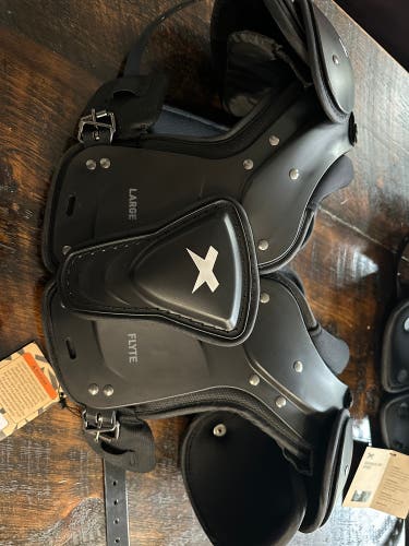 Large Youth Xenith Flyte Shoulder Pads (New)
