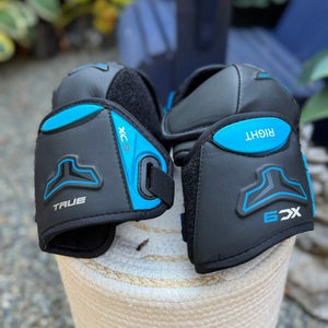 Large Junior True Xc9 Elbow Pads  (New)