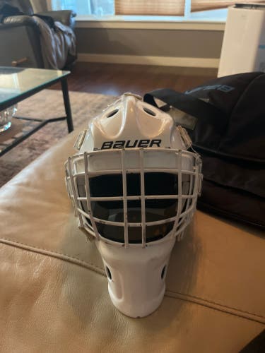Bauer 940 goalie helmet