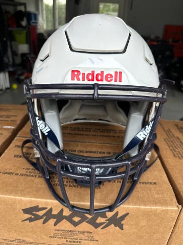 Medium Youth Riddell SpeedFlex Helmet (Used)