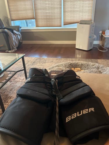 Intermediate Small Bauer Elite Hockey Goalie Pants (Used)
