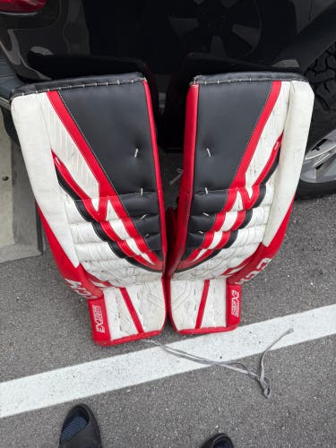 34" CCM Extreme Flex 4 Regular Goalie Full Set Pro Stock (Used)