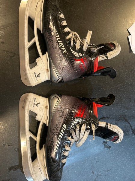 2024 Bauer Vapor 5x pro Hockey Skates Regular Width   Size 2 (Used)