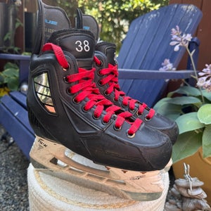 True SVH Hockey Skates  Size 2 (Used)