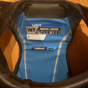 Medium 2024 Bauer Elite Goalie Chest Protector (Used)