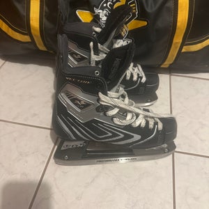 CCM Tacks Vector Hockey Skates Regular Width Pro Stock 7.5 Barely USED