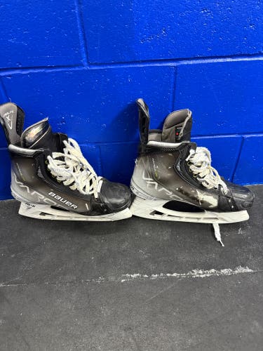 Bauer Vapor Hyperlite Hockey Skates Regular Width 12 (Used)