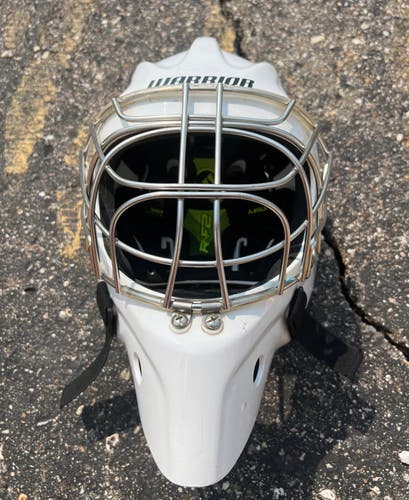 Senior Warrior Ritual F2E Goalie Mask | Small/Medium
