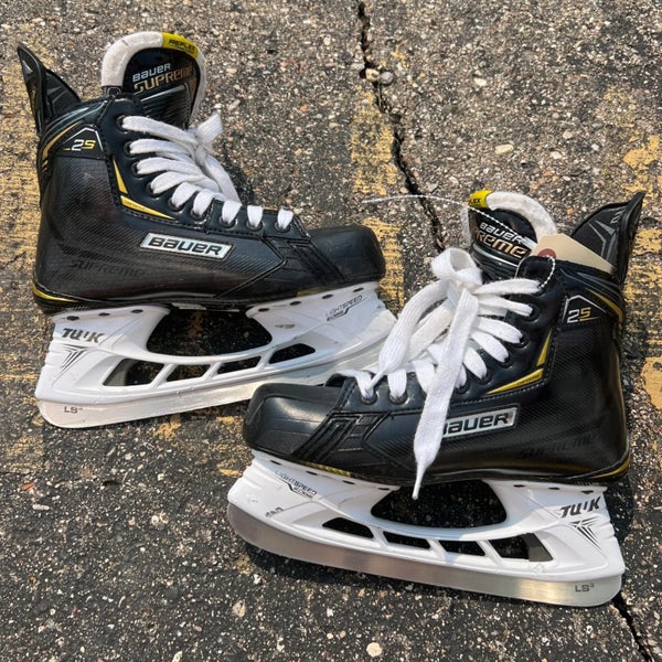 Senior Bauer Supreme 2S Hockey Skates | Size 7.5