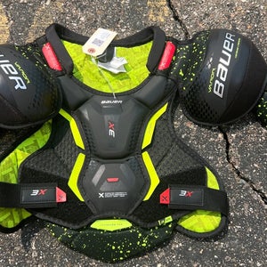 Medium Junior Bauer Vapor 3X Shoulder Pads