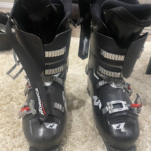 Nordica Cruise Skiing Boots