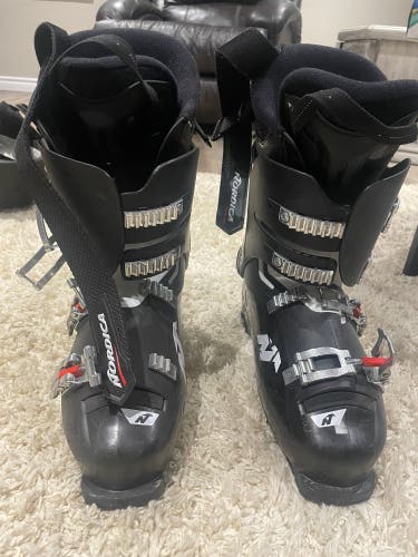 Nordica Cruise Skiing Boots