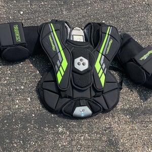 Youth Small / Medium Vaughn Velocity V8 Goalie Chest Protector (Used)