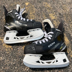 Junior CCM Tacks AS-570 Hockey Skates | Size 1.5
