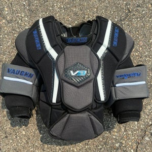 Intermediate Small Vaughn Velocity V9 Goalie Chest Protector (Used)