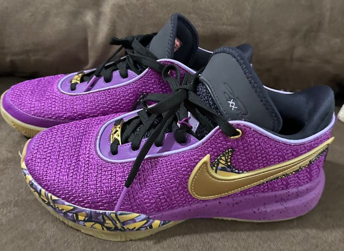 Kid's 7Y (Big Kids / Youth) Nike Lebron 20 Shoes (Used)