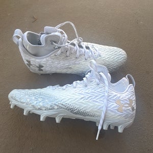 White Men's Adult Size M 11.0 (W 12.0) Under Armour Molded Cleats Cleats (Used)