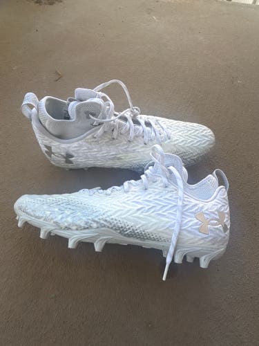 White Men's Adult Size M 11.0 (W 12.0) Under Armour Molded Cleats Cleats (Used)
