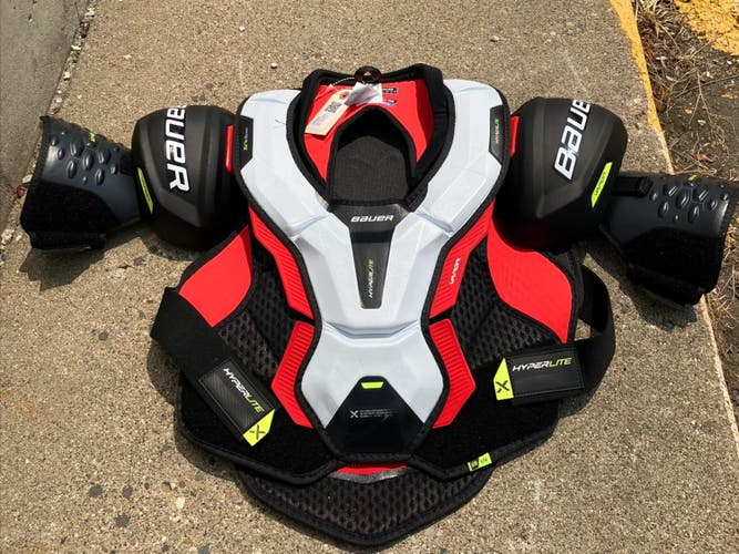 Large Senior Bauer Vapor Hyperlite Shoulder Pads (Used)