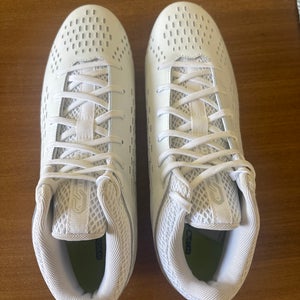 White Men's  Size M 11.0 (W 12.0) Under Armour Mid Top Spotlight (New)