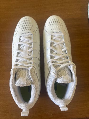 White Men's  Size M 11.0 (W 12.0) Under Armour Mid Top Spotlight (New)