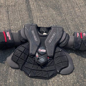 Senior Large Vaughn V10 Pro Carbon Goalie Chest Protector (Used)