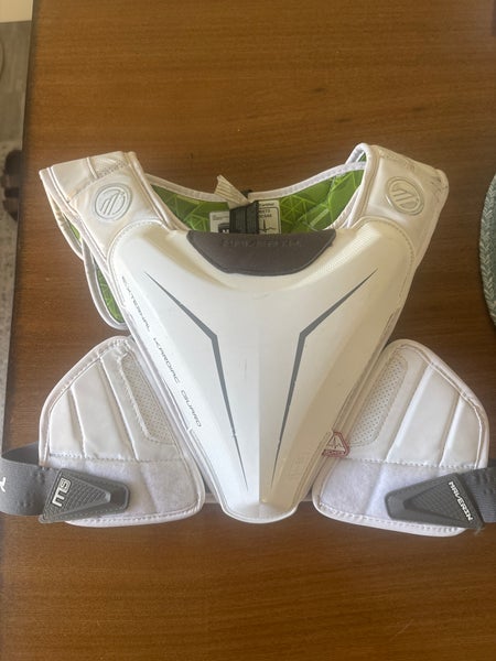 Youth Medium Maverik M5 Speed Pad Shoulder Pads (Used)