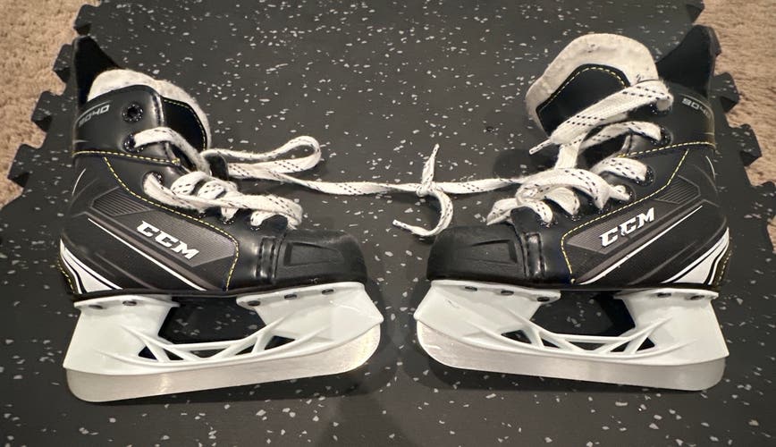 CCM Tacks 9040 Hockey Skates 10 (Used)