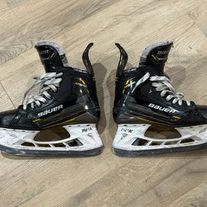 Bauer Supreme M5 Pro Fit 3 Wide Hockey Skates  7 (Used)