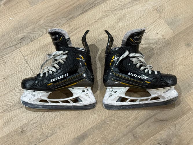 Bauer Supreme M5 Pro Fit 3 Wide Hockey Skates 7 (Used)