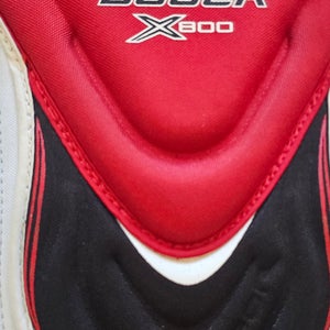 Small / Medium Senior Bauer Vapor X800 Shoulder Pads (Used)