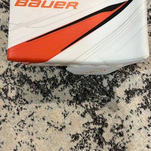 New Bauer Vapor Hyperlite 2 Blocker Flyers Pro Stock