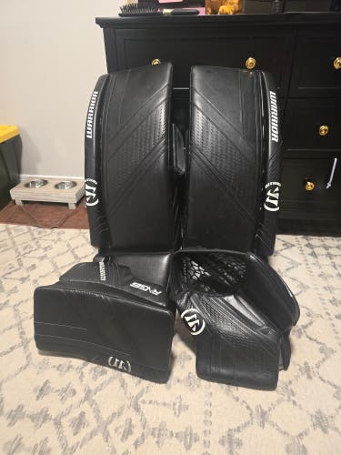 30" 2023 Warrior Ritual G6 E+ Goalie Full Set (Used)