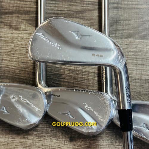 New- Mizuno Pro 245 Iron Set 5-GW / Dynamic Gold Mid Steel, Regular Flex (504)