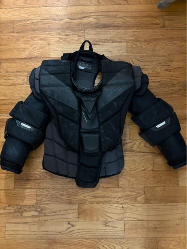 Large  Bauer Hyperlite Goalie Chest Protector  (Used)