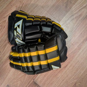 Warrior MIA Gloves 14" lightly used