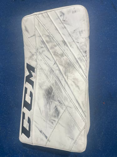 CCM Extreme Flex 5.9 Regular (Used)