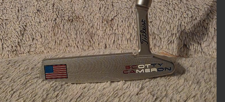 Men's Scotty Cameron Blade Special Select Newport 2 Right Handed Putter 34" (Used)