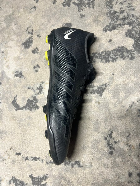 Black Men's Size M 8.0 (W 9.0) Nike Mercurial Victory IV FG Indoor Cleats (Used)
