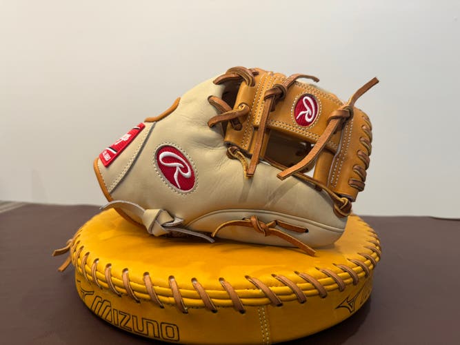 RARE Rawlings Heart of the Hide  11.5" (PROR204-2CT) Camel/Tan Infield Glove