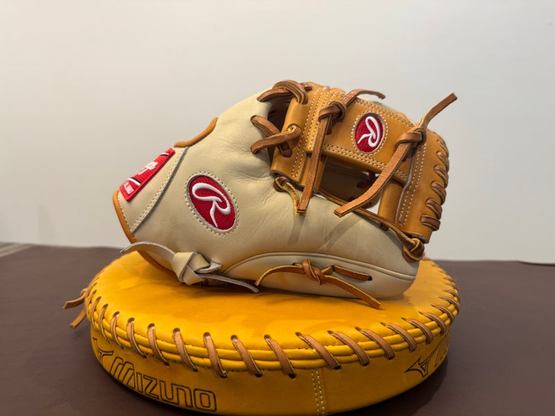 RARE Rawlings Heart of the Hide  11.5" (PROR204-2CT) Camel/Tan Infield Glove