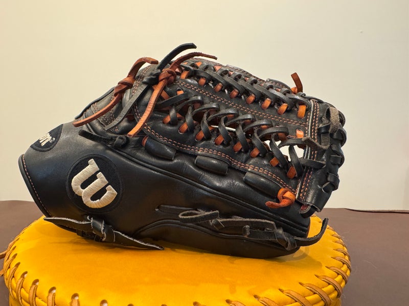 Wilson A2K 11.75” D33 Pitcher/Infielder Glove RHT