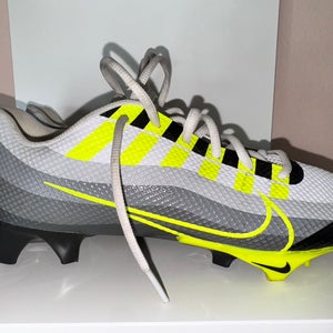 Men's  Size M 11.0 (W 12.0) Nike Low Top Vapor Edge Speed 360 Molded Cleats (Used)