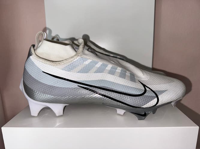 Men's Size M 11.0 (W 12.0) Nike Low Top Vapor edge pro 360 Molded Cleats (Used)
