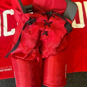 New Pro stock NHL Detroit Red Wings Bauer Nexus Hockey Pants Senior Medium Fabbri Stadium