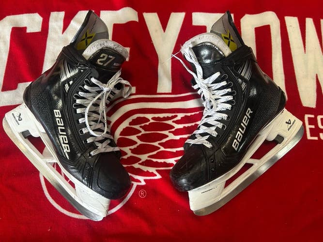 NHL Pro Stock Red Wings Black Bauer Vapor Hyperlite 2 Hockey Skates 9.5 D MIC