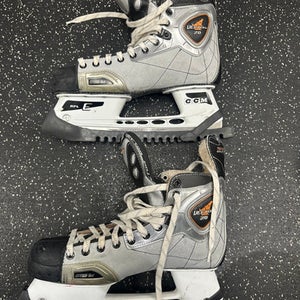 Used CCM VECTOR 7.0 Senior Hockey Skate Senior 11.5 11849-S000030312