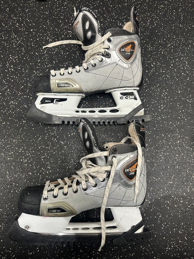 Used CCM VECTOR 7.0 Senior Hockey Skate Senior 11.5 11849-S000030312